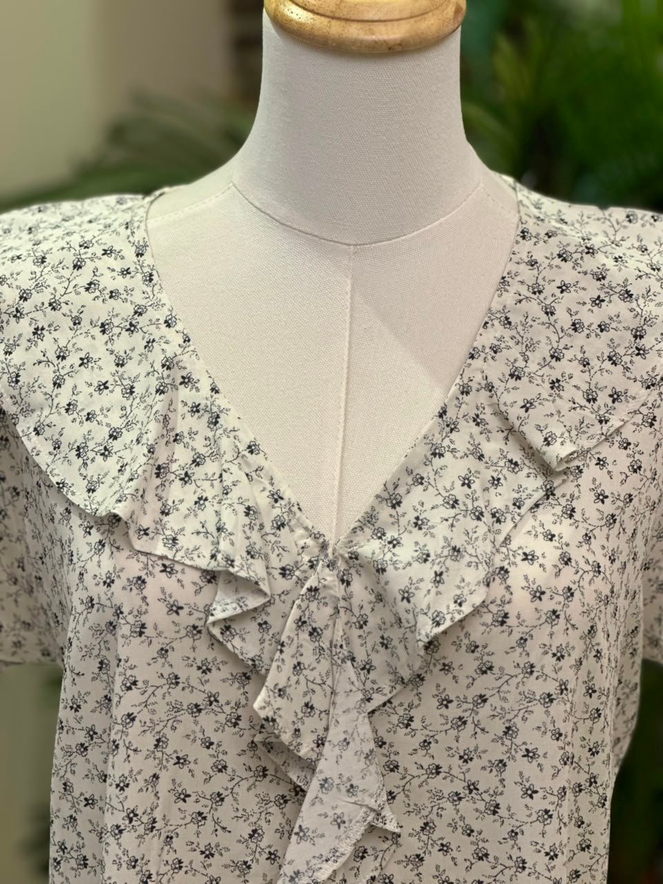 Cash-Off-White With Navy Floral - Image 2